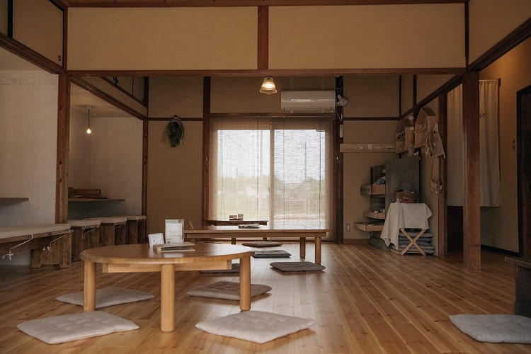 座敷を中心とした店内