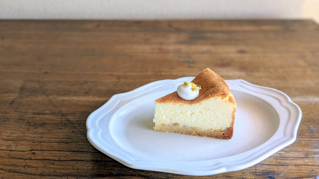 【犬山のカフェ】やっぱり食べたくなるベイクドチーズケーキ｜いちばんシンプルで、奥の深いチーズケーキ